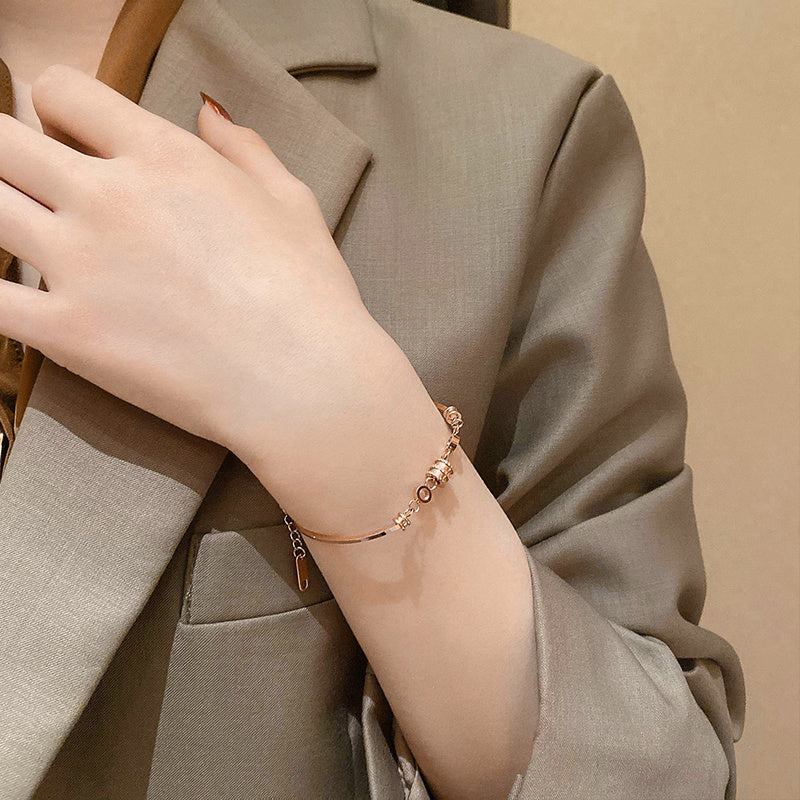 Niche Design Temperament Net Celebrity Simple Hand Jewelry