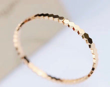 Load image into Gallery viewer, S925 Sterling Silver Honeycomb Bracelet V Gold Plated Microphone
