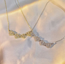 Load image into Gallery viewer, Retro Magnetic Folding Heart Shaped Four Leaf Clover Pendant Necklace Women Love Clavicle Chain Gifts Openable Choker Jewelry