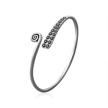 Load image into Gallery viewer, Handmade Jewelry Thai Silver Vintage Leaf Bracelet