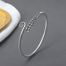 Load image into Gallery viewer, Handmade Jewelry Thai Silver Vintage Leaf Bracelet