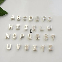 Load image into Gallery viewer, Peach Heart Shaped Letter Necklace Clavicle Chain Necklace