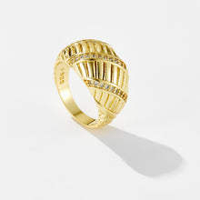 Load image into Gallery viewer, Fashion Simple Croissant Style Zircon Ring