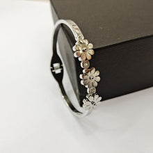 Load image into Gallery viewer, Simple Three Little Daisies TISCO Bracelet Chrysanthemum Jewelry With Diamonds