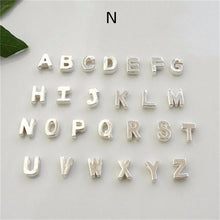 Load image into Gallery viewer, Peach Heart Shaped Letter Necklace Clavicle Chain Necklace