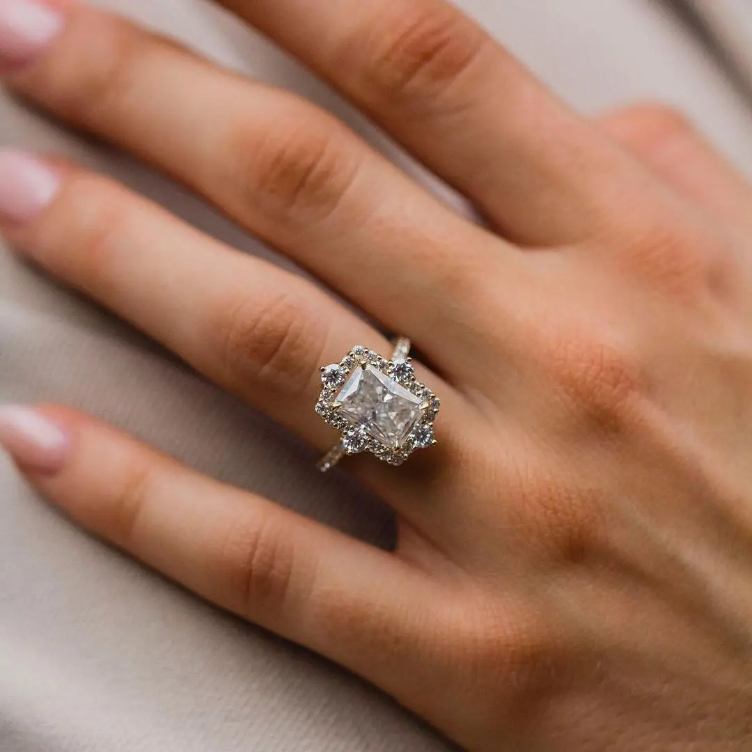 JOVOVASMILE 3.5 Carat Moissanite 10x7mm Crushed Ice Radiant Cut 18K Yellow Gold for Woman Wedding with GRA Certificate 5 JOVOVASMILE 3.5 Carat Moissanite 10x7mm Crushed Ice Radiant Cut 18K Yellow Gold for Woman Wedding with GRA Certificate - Image 4